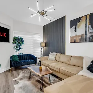 https://lavish-home-on-scenic-mountain-king-bed.hotelstorontoontario.org